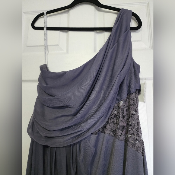 NWT David's Bridal Pewter Chiffon One Shoulder Dress Size 20 - Picture 4 of 8